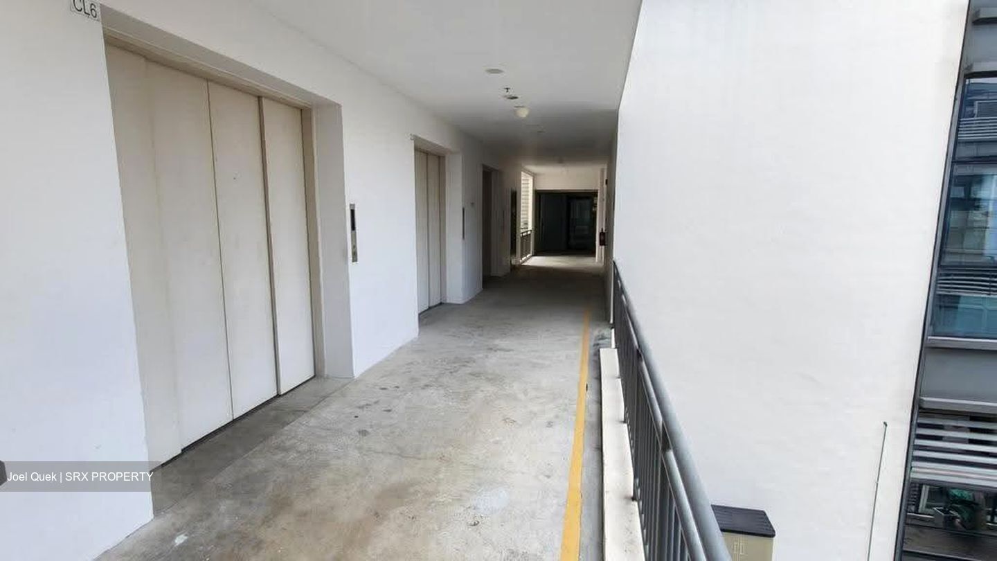 A'posh Bizhub (D27), Factory #610992351